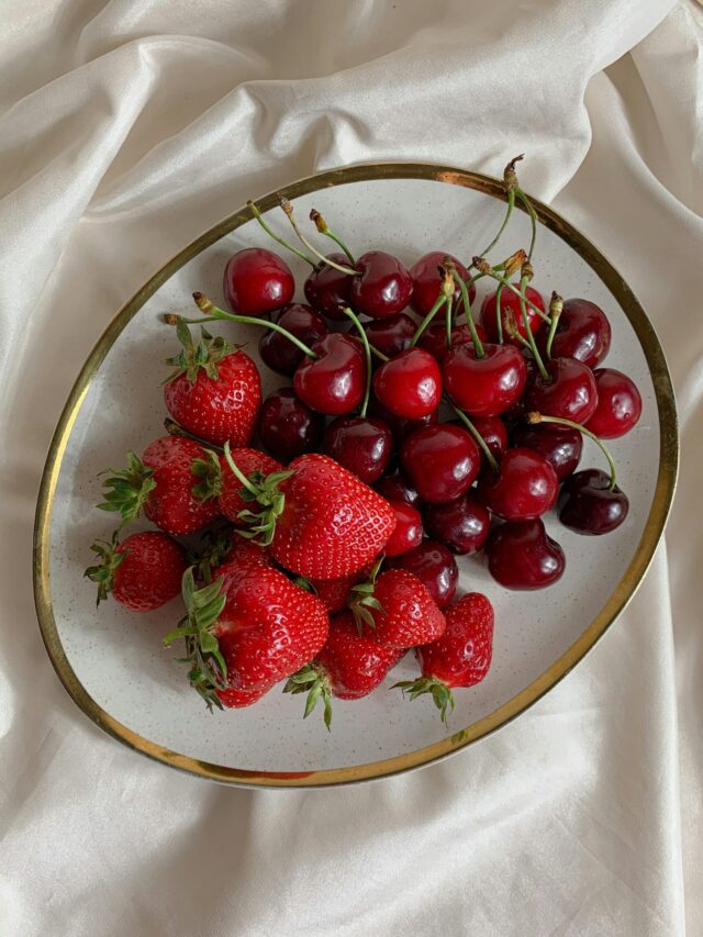Best 8 Fruits which helps to stop hair fall and promote hair growth naturally.